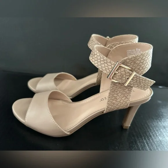 The Limited Beige Open-Toe Heels With a Gold Toned Ankle Strap - Picture 3 of 10